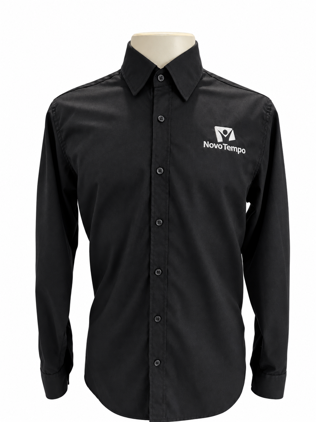 Camisa social masculina preta sem bolso com bordado Novo Tempo centralizado no peito