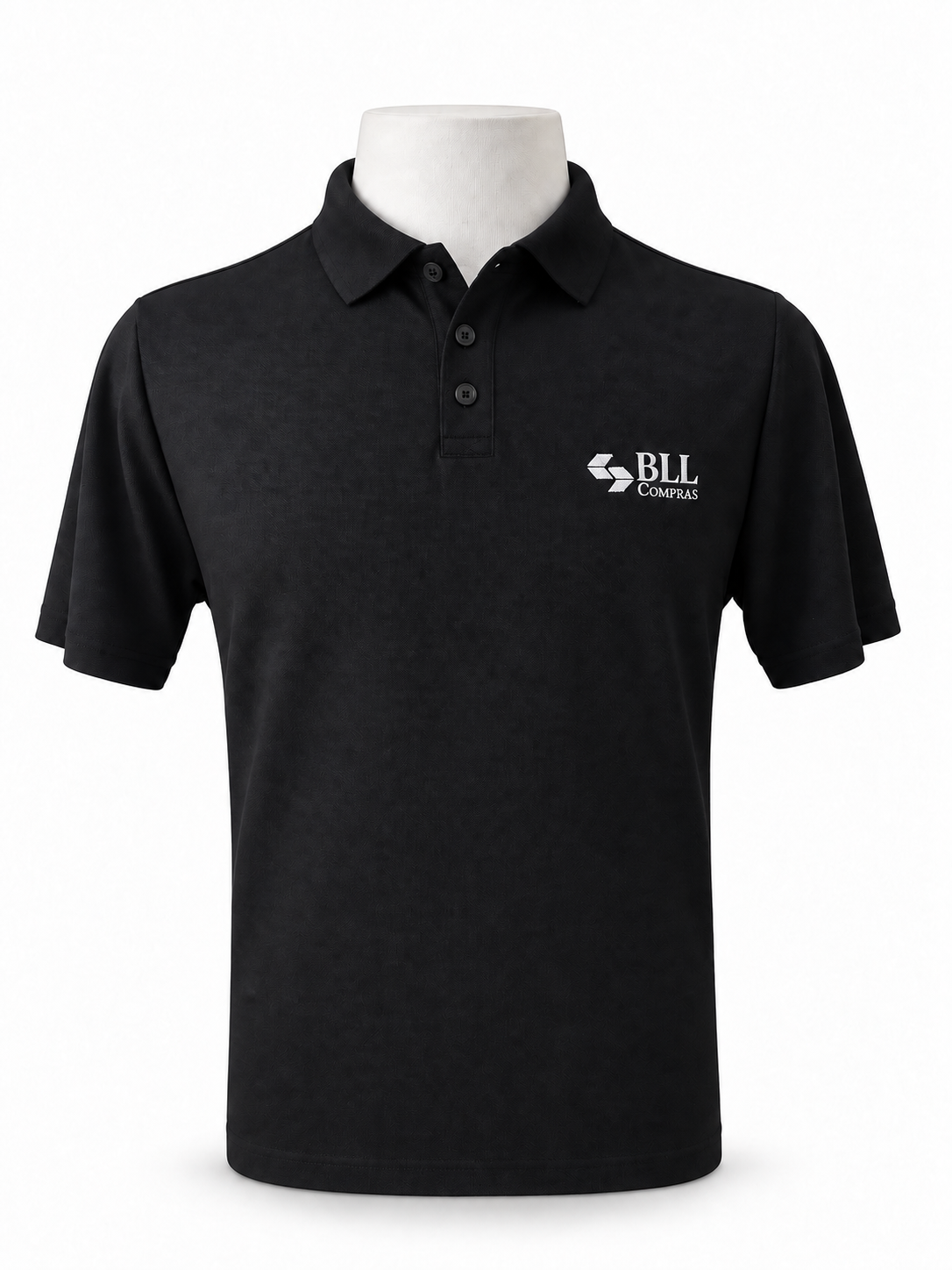 Camisa polo preta BLL Compras com caimento reto, botão superior aberto e bordado branco
